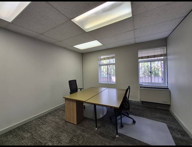219M² OFFICE TO LET IN HYDE PARK